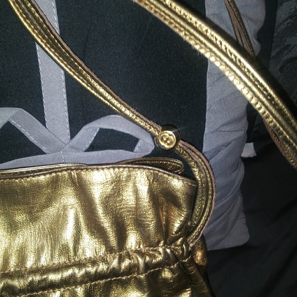 Collectors vintage Gold Gucci bag - Picture 4 of 5